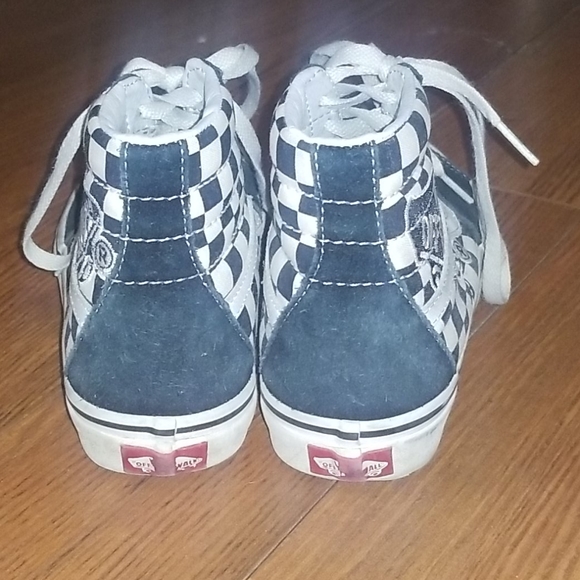 To small - Picture 3 of 3